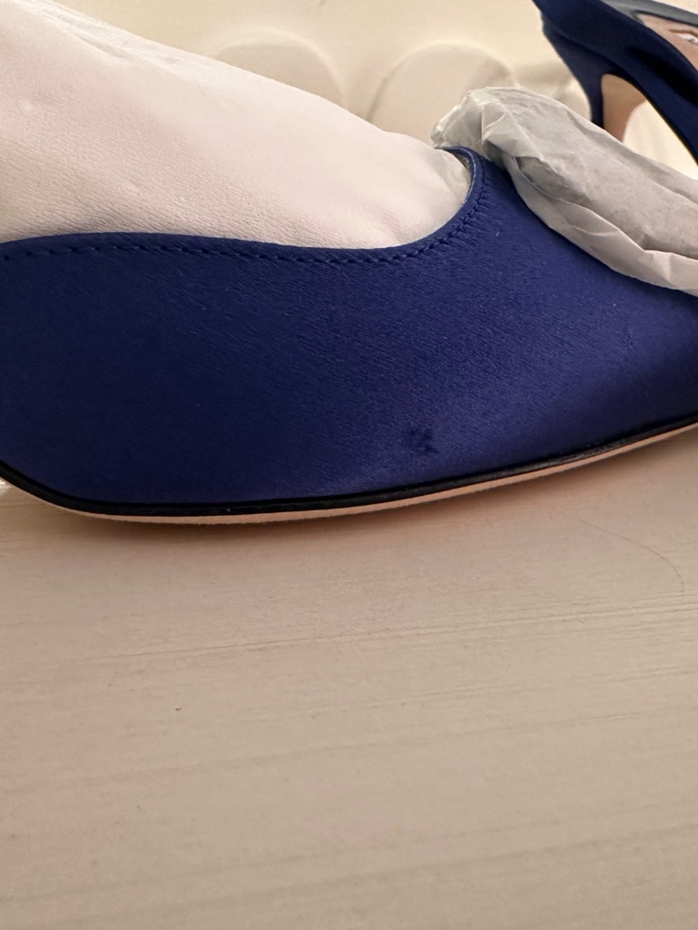 Manolo Blahnik Hangisli Slingback - Picture 9 of 11